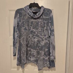 Unk Women's Blue Patterned Top